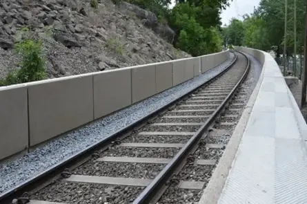 Railway noise barrier